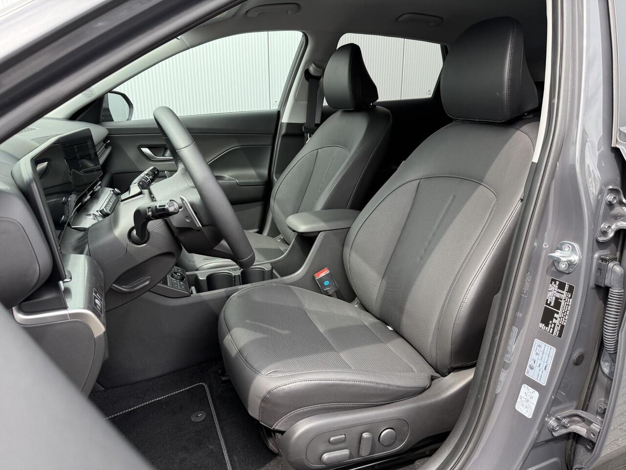 Hyundai Kona Electric Premium 65.4 kWh / Leder / Climate Control / Adaptive Cruise Control / 360 Camera / Stoel- & Stuurverwarming / Stoelverkoeling / navigatie /