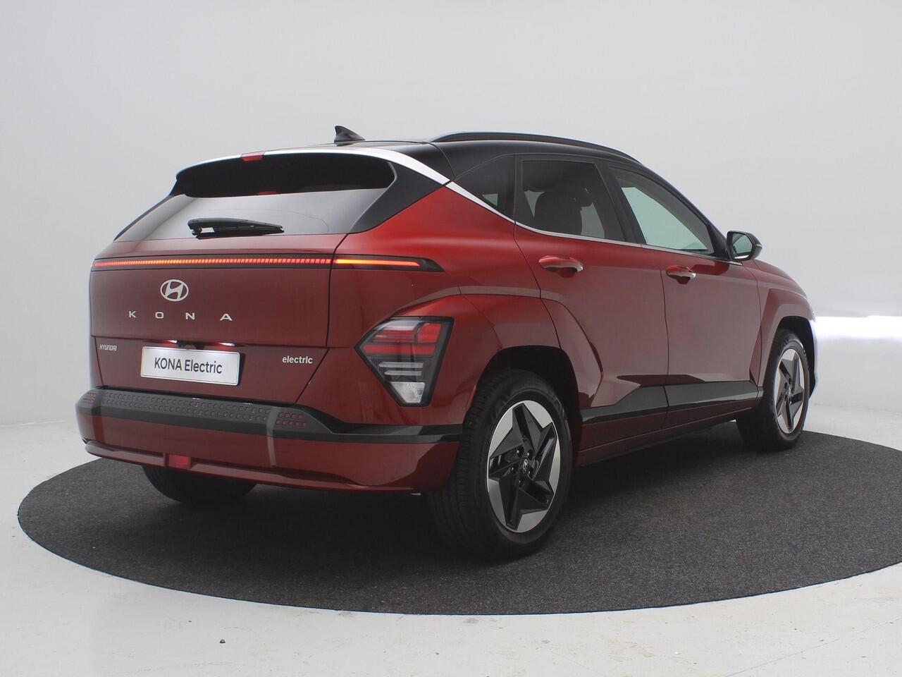 Hyundai Kona Electric Comfort Smart 65.4 kWh + WVB / ¤ 3.000,- Voordeel Op Nieuwprijs / Rijklaarprijs / Direct Leverbaar / Navigatie / Blind-Spot Collision-Avoidance Assist / Adaptieve Cruise Control / Warmtepomp /