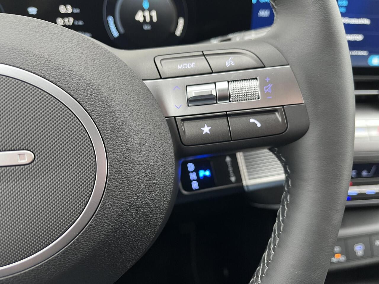 Hyundai Kona Electric Long Range Pure Edition 64.8 kWh ** Nu met gratis Trekhaak of All-season banden, Nieuw uit voorraad leverbaar ** / Continuplan aanbieding ¤ 209.- per maand /