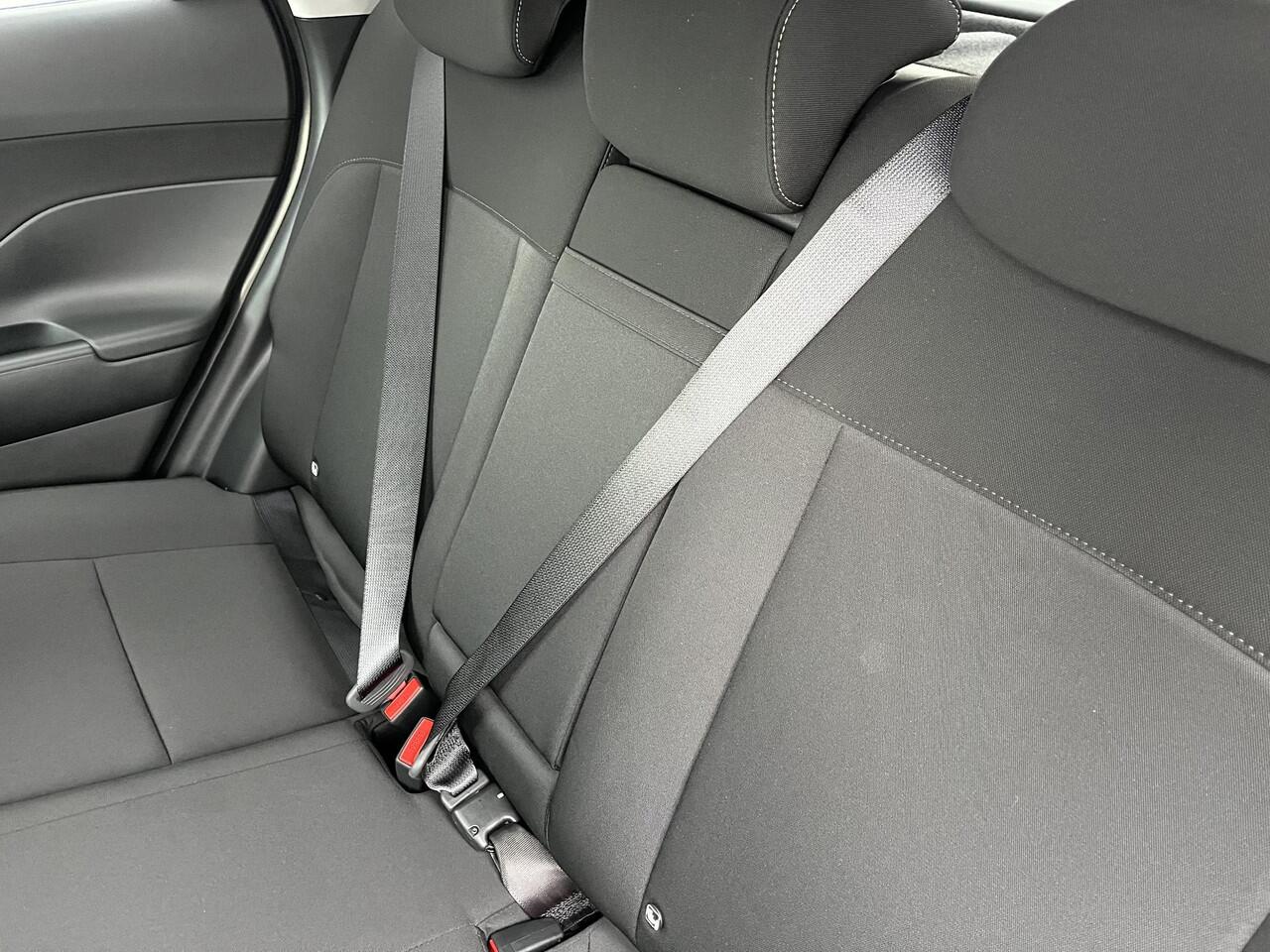 Hyundai Kona Electric Standard Range Pure Edition 48.6 kWh ** Nu met gratis Trekhaak of All-season banden, Nieuw uit voorraad leverbaar **