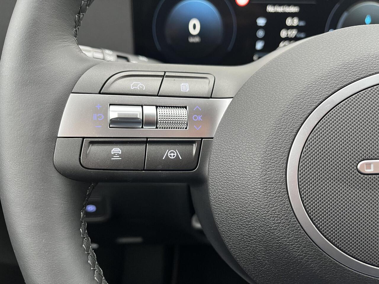 Hyundai Kona Electric Standard Range Pure Edition 48.6 kWh ** Nu met gratis Trekhaak of All-season banden, Nieuw uit voorraad leverbaar **