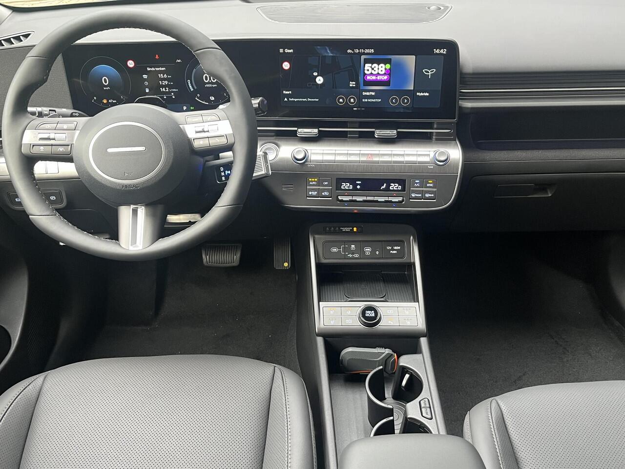 Hyundai Kona 1.6 GDI HEV Premium / ¤2500,- Voordeel / Lederen bekleding / Stoel verwarming en ventilatie / 360 Graden Camera / 18 " lm / Led Koplampen /