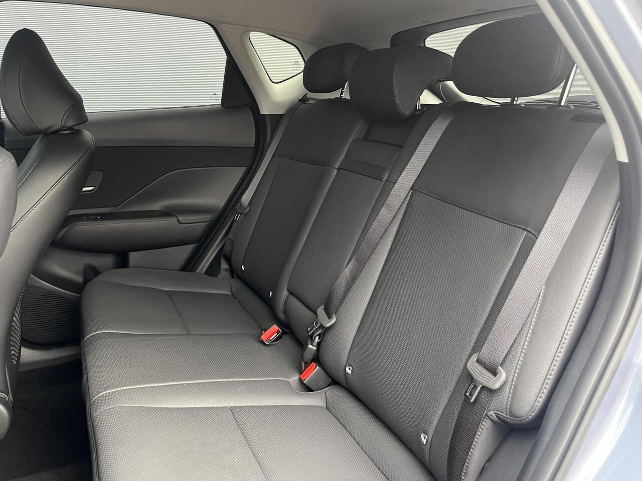 Hyundai Kona 1.6 GDI HEV Premium / ¤2500,- Voordeel / Lederen bekleding / Stoel verwarming en ventilatie / 360 Graden Camera / 18 " lm / Led Koplampen /