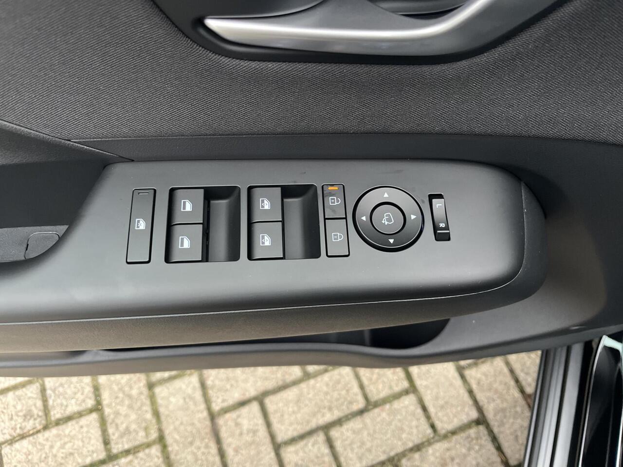 Hyundai Kona 1.6 GDI HEV Comfort Smart | Uit voorraad leverbaar! | Cruise Control | Navigatie | Camera | Lichtmetaal |