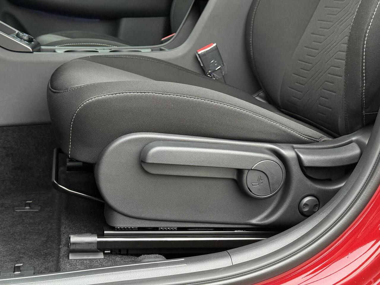 Hyundai Kona 1.6 GDI HEV Comfort Smart / 2.500 Voordeel / Stoel- & Stuurverwarming / Achteruitrijcamera / Digitaal Dashboard / 18 Inch /