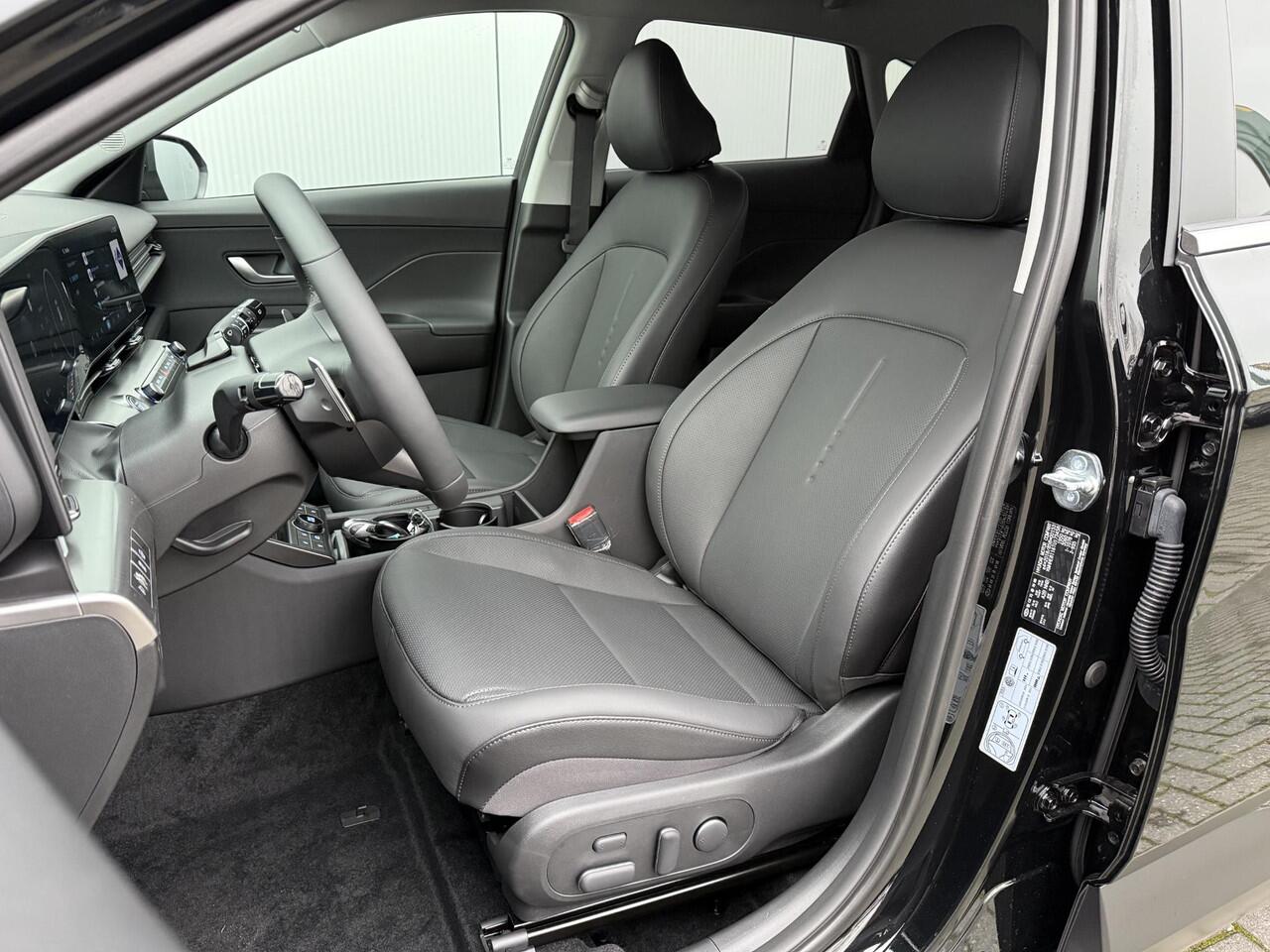 Hyundai Kona 1.6 GDI HEV Premium / 2.500 Voordeel / MY 26 / Zwart Leder / Stoelverkoeling / Stoelverwarming Voor + Achter / Stuurverwarming / 360 Camera / BOSE Audio /
