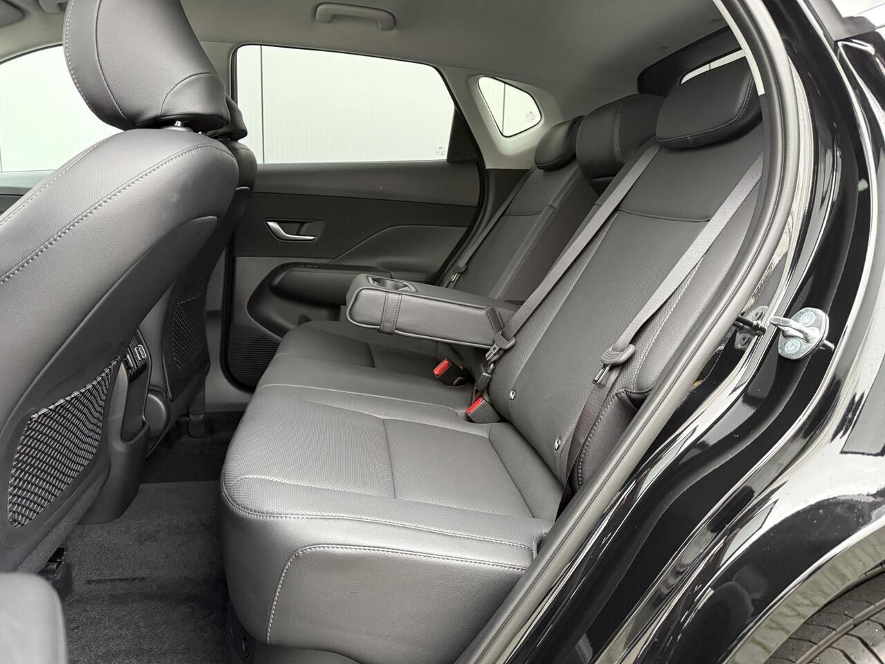 Hyundai Kona 1.6 GDI HEV Premium / 2.500 Voordeel / MY 26 / Zwart Leder / Stoelverkoeling / Stoelverwarming Voor + Achter / Stuurverwarming / 360 Camera / BOSE Audio /