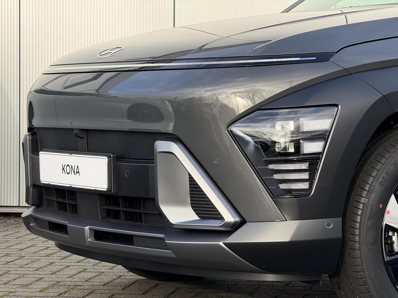 Hyundai Kona 1.6 GDI HEV Premium / Modeljaar 2026 / ¤ 2500,= voordeel op nieuwprijs / Stoelverkoeling / Stuurverwarming / Stoelverwarming Voor + Achter / Snel Leverbaar! /