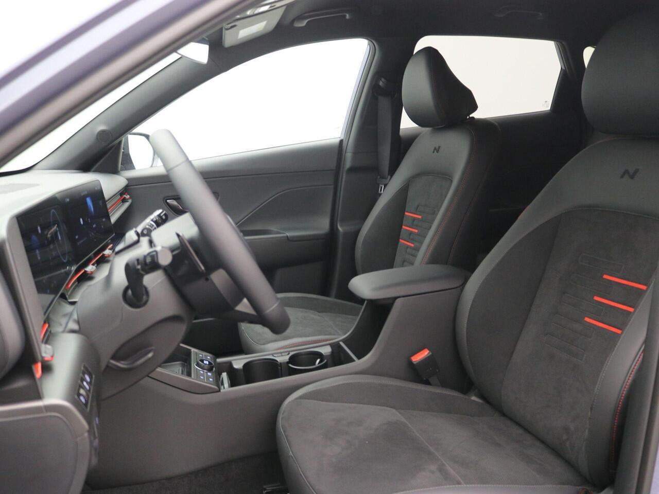 Hyundai Kona 1.6 GDI HEV N Line ¤2500,- Voordeel / Rijklaarprijs / Modeljaar 2026 / Navigatie / Apple & Android auto / Stuurverwarming / Stoelverwarming Voor + Achter /