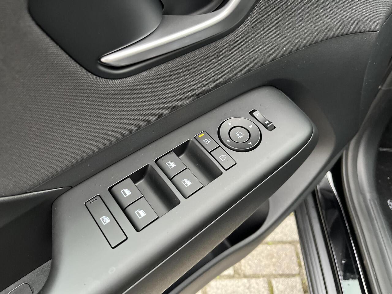 Hyundai Kona 1.6 GDI HEV Comfort Smart | Rijklaarprijs! | Apple CarPlay/Android Auto | Adaptief Cruise Control | Navigatie | Achteruitrijcamera met parkeersensoren |