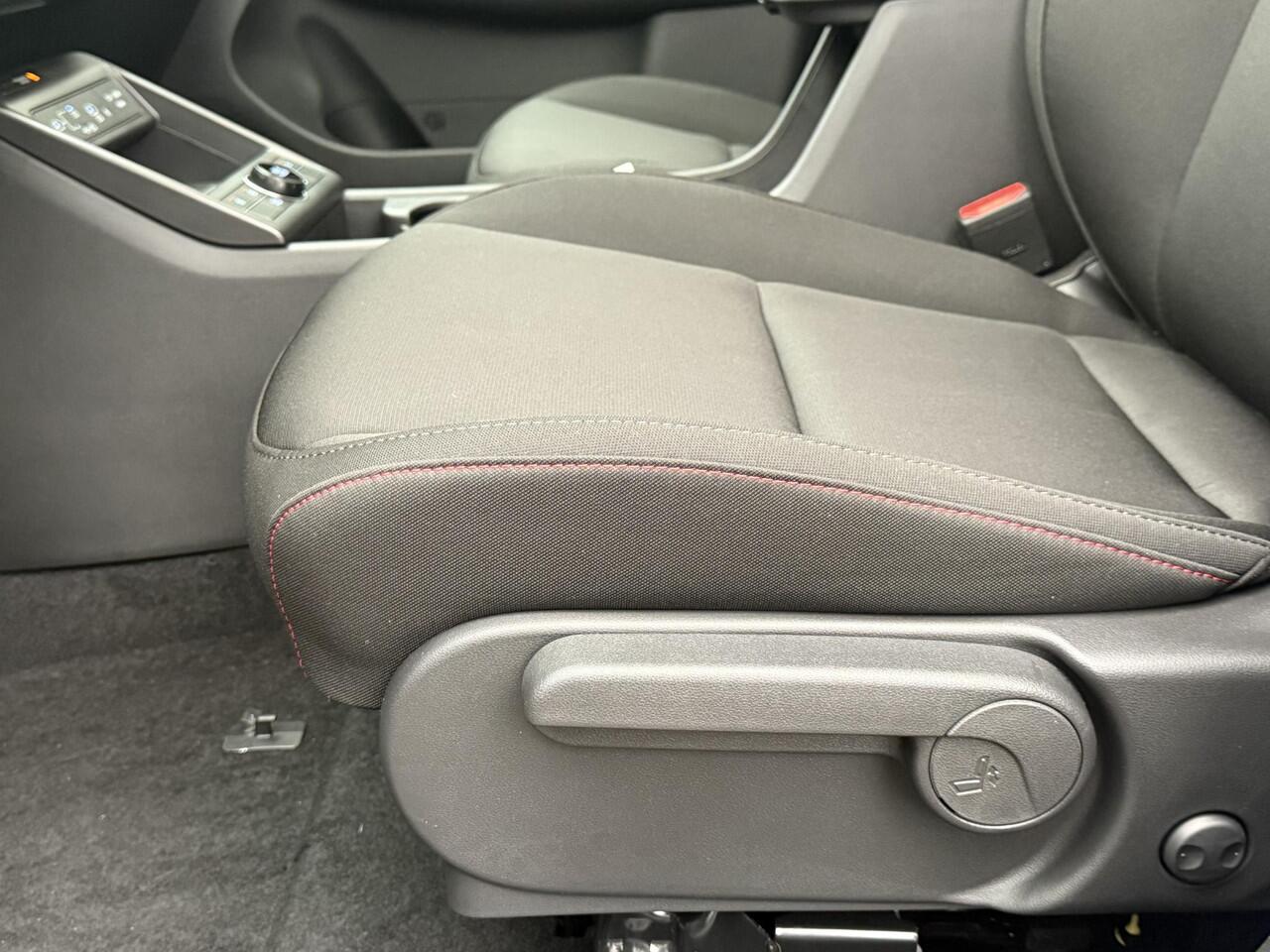 Hyundai Kona Electric N Line Business 64.8 kWh | Navigatie | Achteruitrijcamera | Stoelverwarming | Stuurverwarming | N-Line pakket | Apple Carplay/Android Auto |