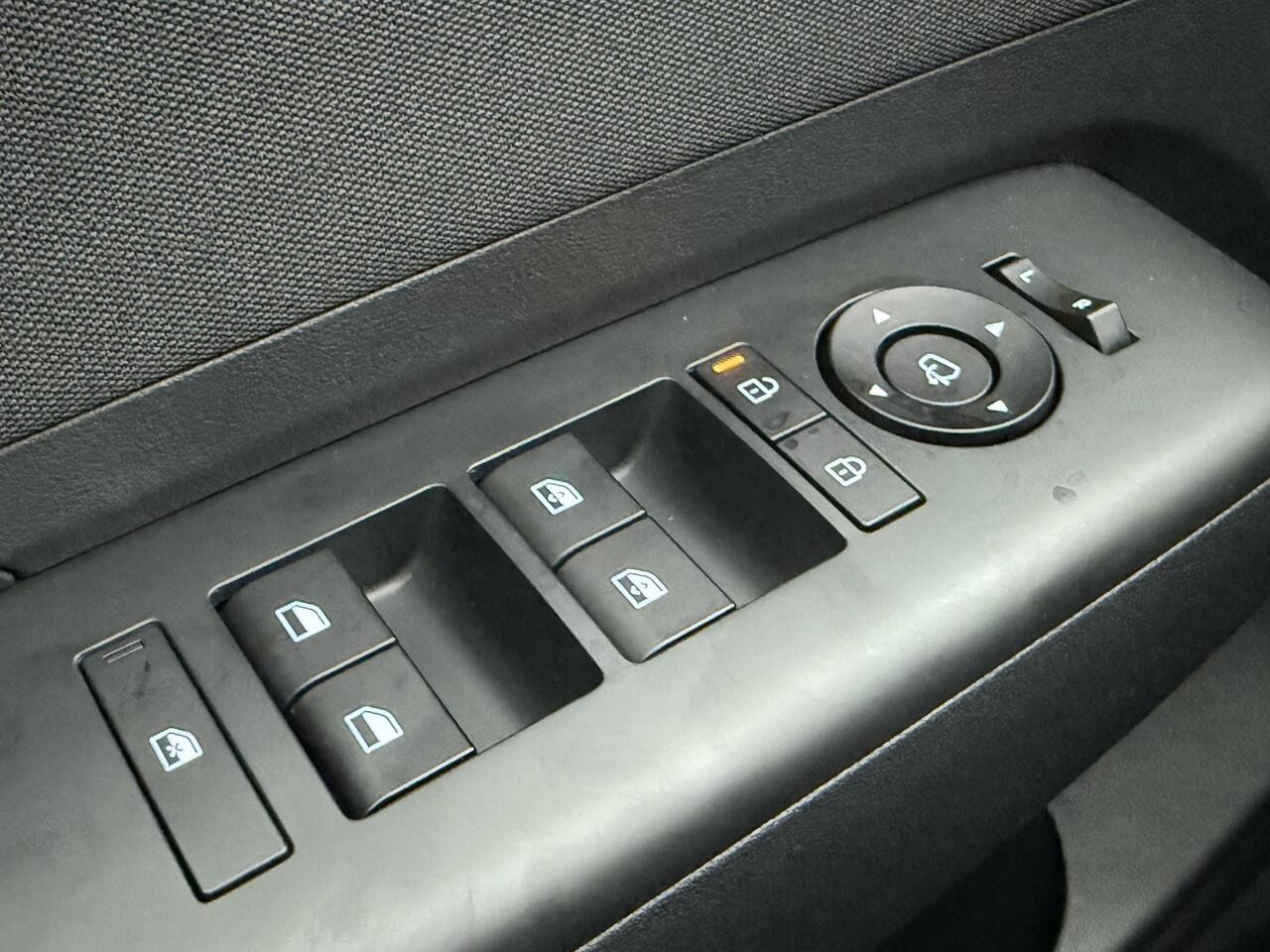 Hyundai Kona Electric N Line Business 64.8 kWh | Navigatie | Achteruitrijcamera | Stoelverwarming | Stuurverwarming | N-Line pakket | Apple Carplay/Android Auto |