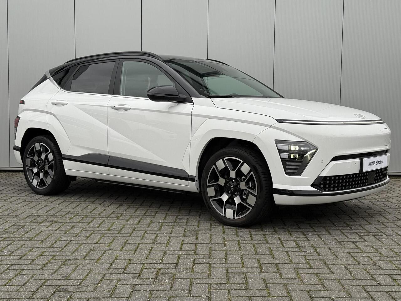 Hyundai Kona Electric Comfort Smart 65.4 kWh / 19 Inch / Stoel- & Stuurverwarming / Achteruitrijcamera / V2L /