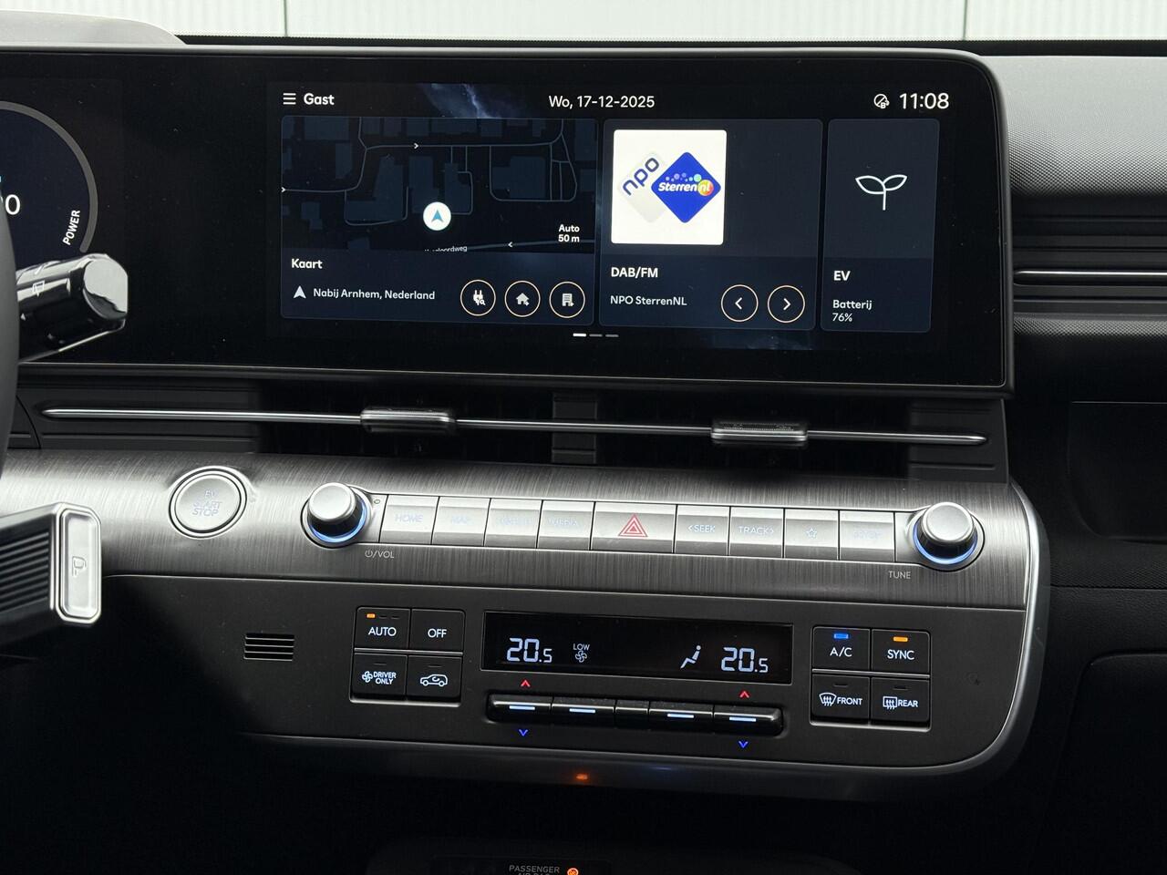 Hyundai Kona Electric Comfort Smart 65.4 kWh / 19 Inch / Stoel- & Stuurverwarming / Achteruitrijcamera / V2L /