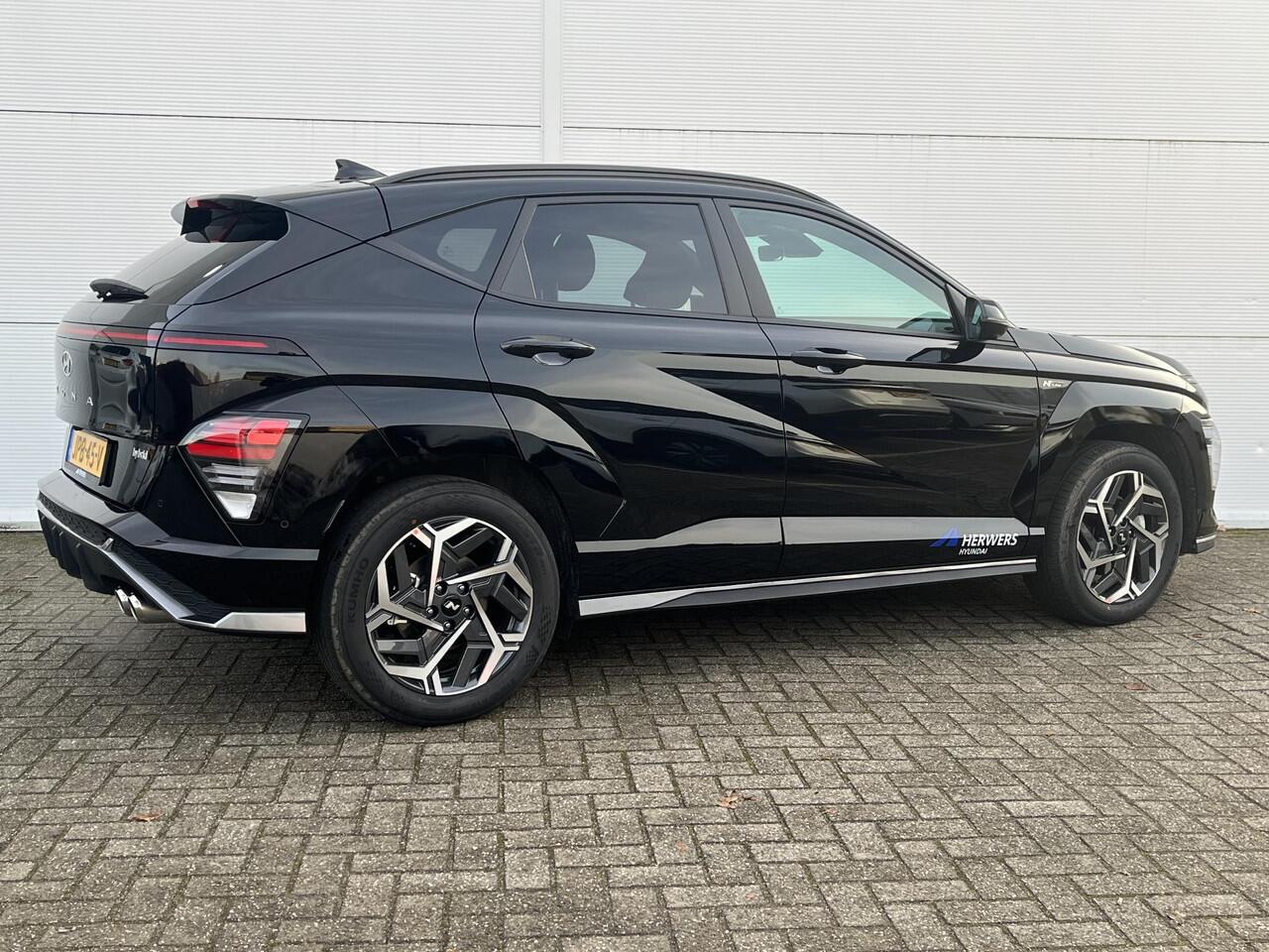 Hyundai Kona 1.6 GDI HEV N Line Sky / N Line exterieur / Lichtmetalen velgen 5-spaaks 18" / Schuif-/kanteldak / Achterstoelen verwarmd /