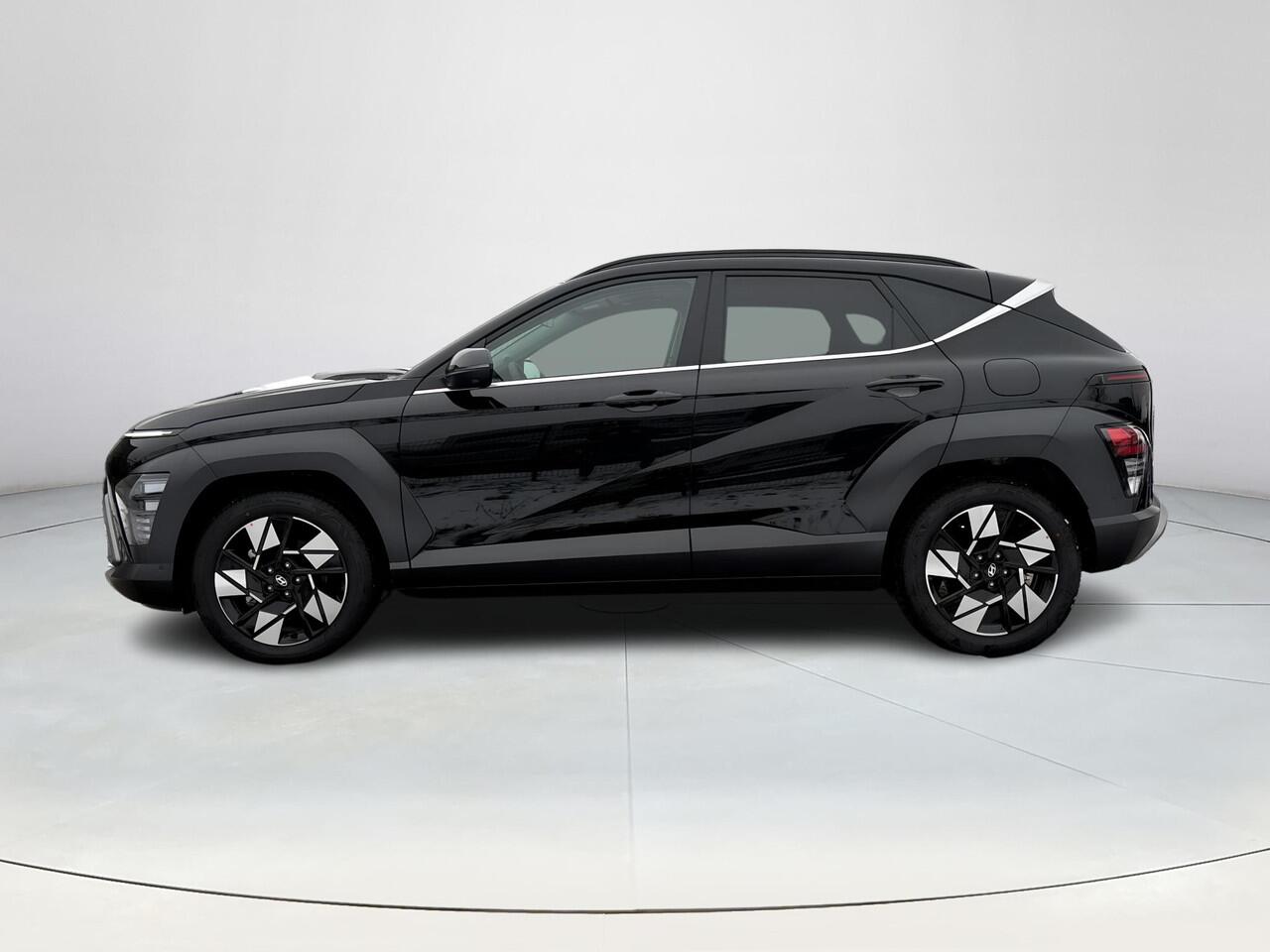 Hyundai Kona 1.6 GDI HEV Premium Sky | Stuurverwarming | Stoelverkoeling/verwarming | Schuif-kanteldak | 360* Camera | BOSE-Premium Sound | Lederen Bekleding | Elektrisch Verstelbare Geheugenstoelen |