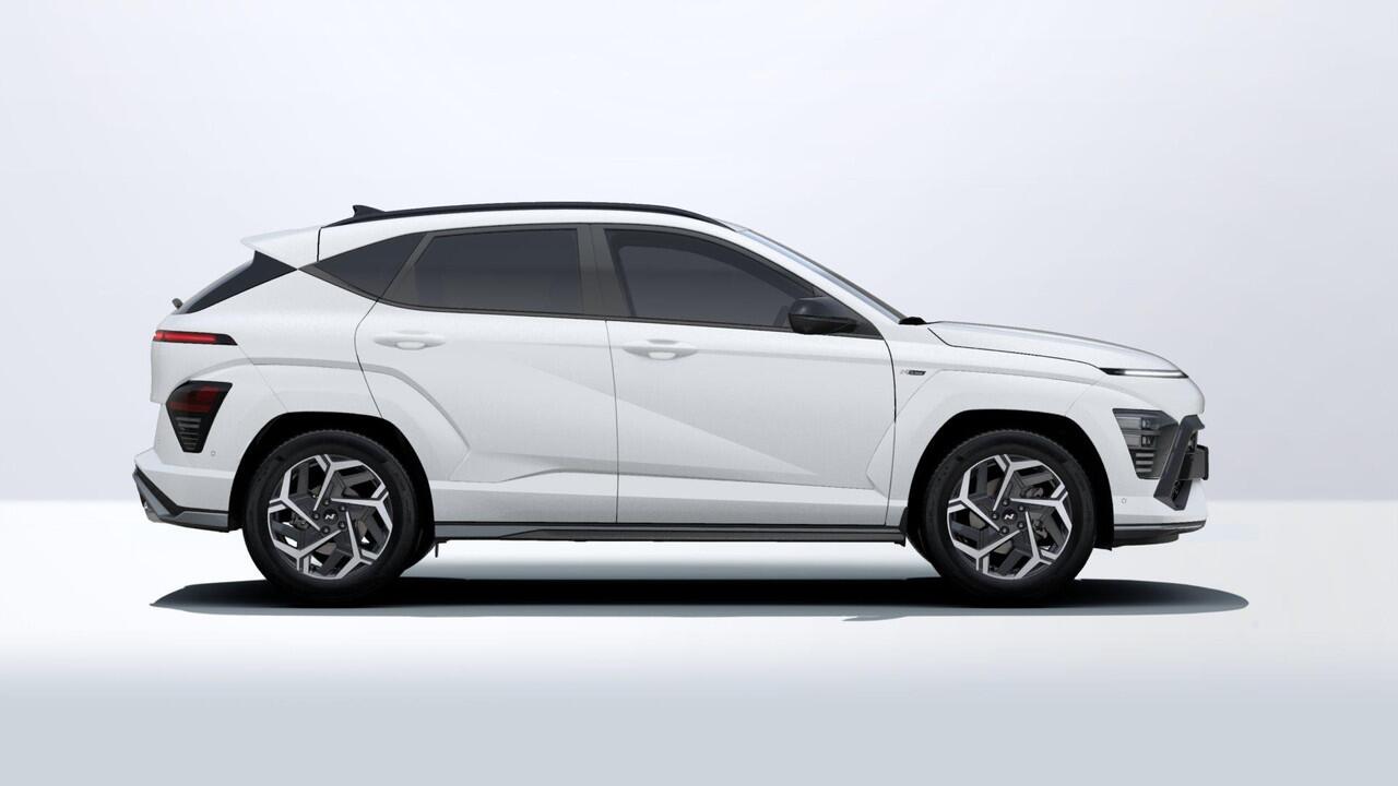 Hyundai Kona 1.6 GDI HEV N Line ** Nu met gratis Trekhaak of All-season banden + ¤ 2.500 Voordeel ** Nieuw uit voorraad leverbaar **/ Nieuw Uit Voorraad Leverbaar / ¤2500,- Voordeel / Navigatie / Cruise Control Adaptief /