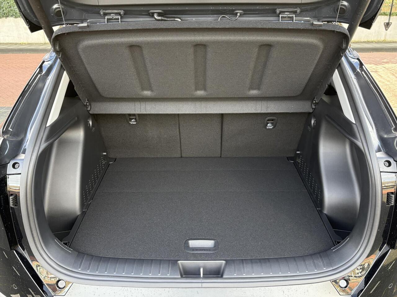 Hyundai Kona 1.6 GDI 140pk HEV Comfort Smart | STOEL & STUURVERW. | NAVI | APPLE CARPLAY / ANDROID AUTO | 18'' TWO-TONE LM-VELGEN| ELEKTR. ACHTERKLEP |