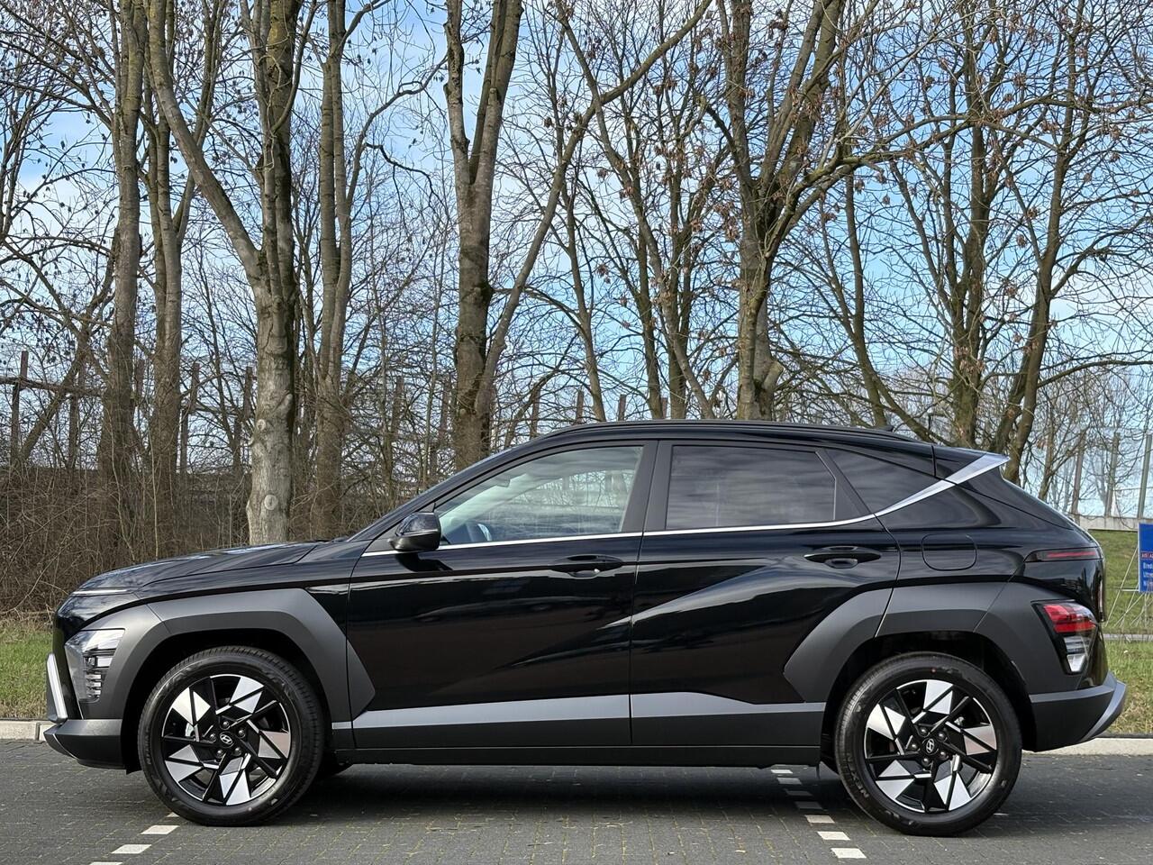 Hyundai Kona 1.6 GDI 140pk HEV Comfort Smart | STOEL & STUURVERW. | NAVI | APPLE CARPLAY / ANDROID AUTO | 18'' TWO-TONE LM-VELGEN| ELEKTR. ACHTERKLEP |