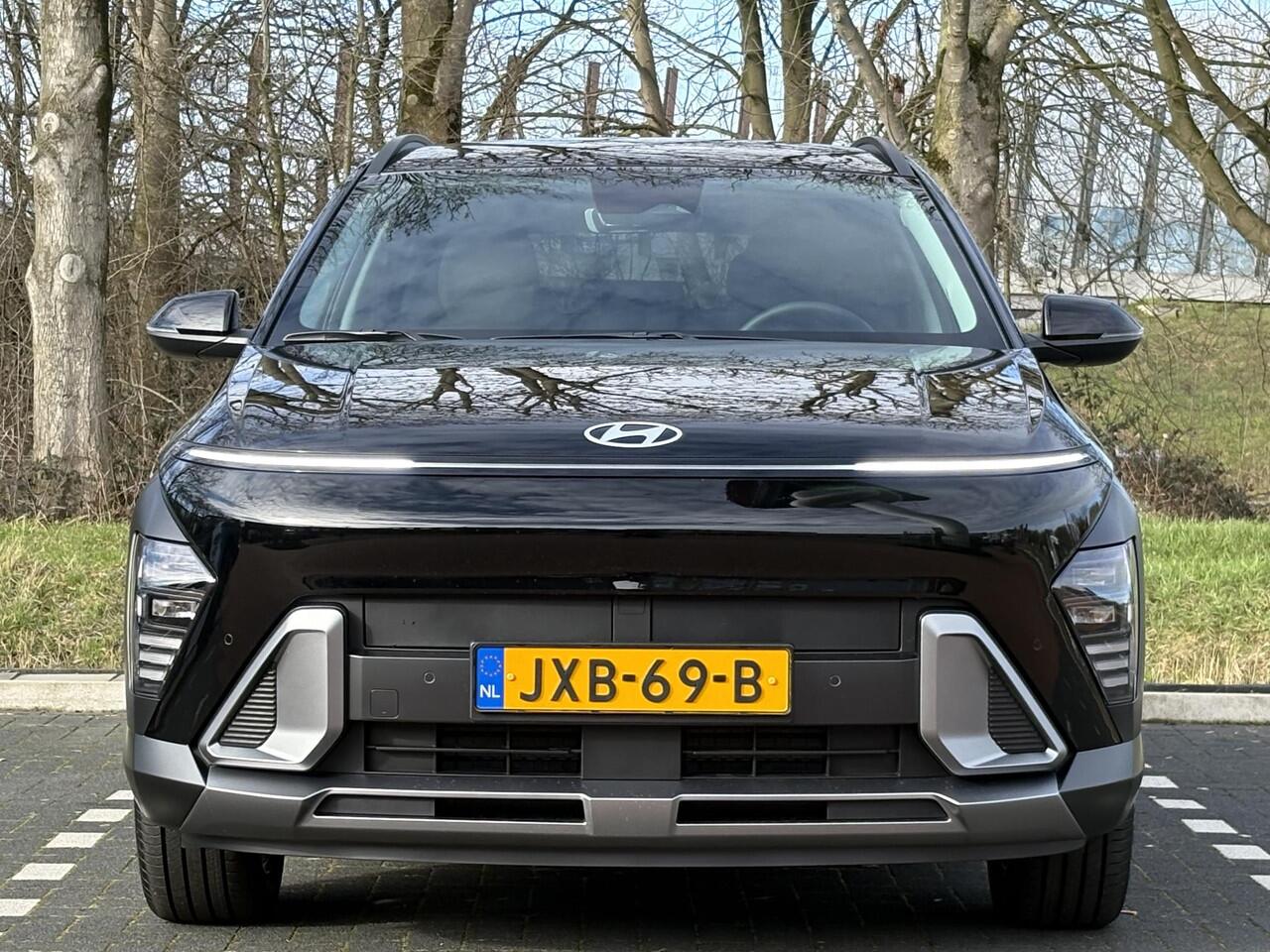 Hyundai Kona 1.6 GDI 140pk HEV Comfort Smart | STOEL & STUURVERW. | NAVI | APPLE CARPLAY / ANDROID AUTO | 18'' TWO-TONE LM-VELGEN| ELEKTR. ACHTERKLEP |