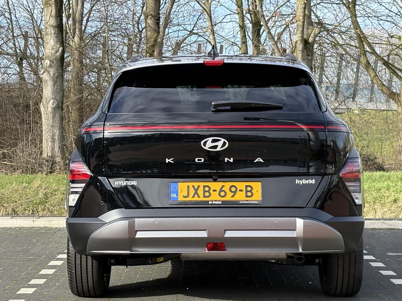 Hyundai Kona 1.6 GDI 140pk HEV Comfort Smart | STOEL & STUURVERW. | NAVI | APPLE CARPLAY / ANDROID AUTO | 18'' TWO-TONE LM-VELGEN| ELEKTR. ACHTERKLEP |