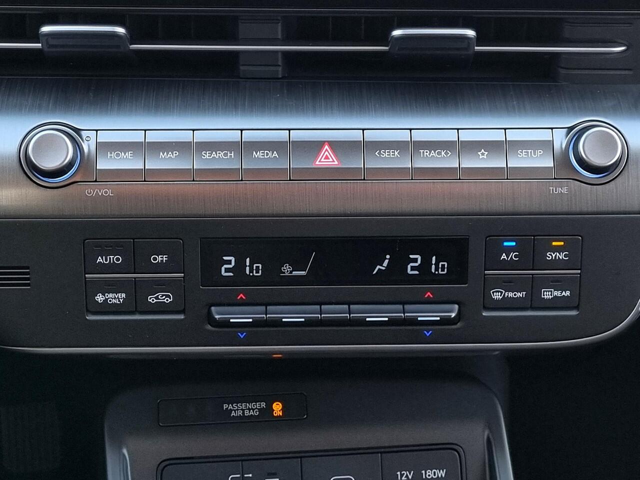 Hyundai Kona Electric 64.8kWh Pure Edition / Navigatie / Apple & Android carplay / Airco / Achteruitrijcamera / Direct Leverbaar