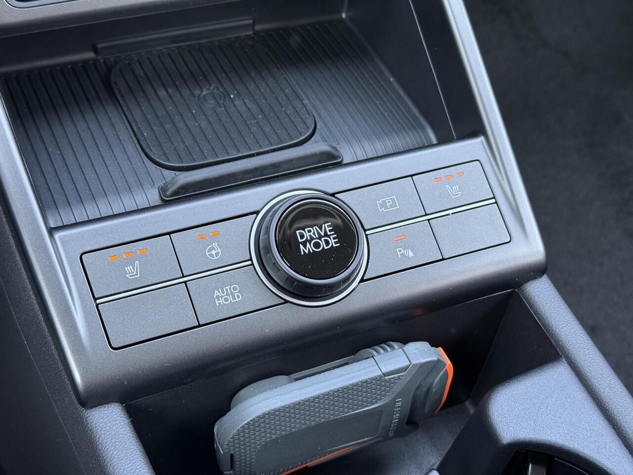 Hyundai Kona 1.6 GDI HEV Comfort Plus / ¤3.500,- Voordeel / Elektrische Achterklep / Stoel Verwarming V+A / Stuur Verwarming / Keyless / Adaptive Cruise / Navigatie / Apple Carplay&Android Auto /