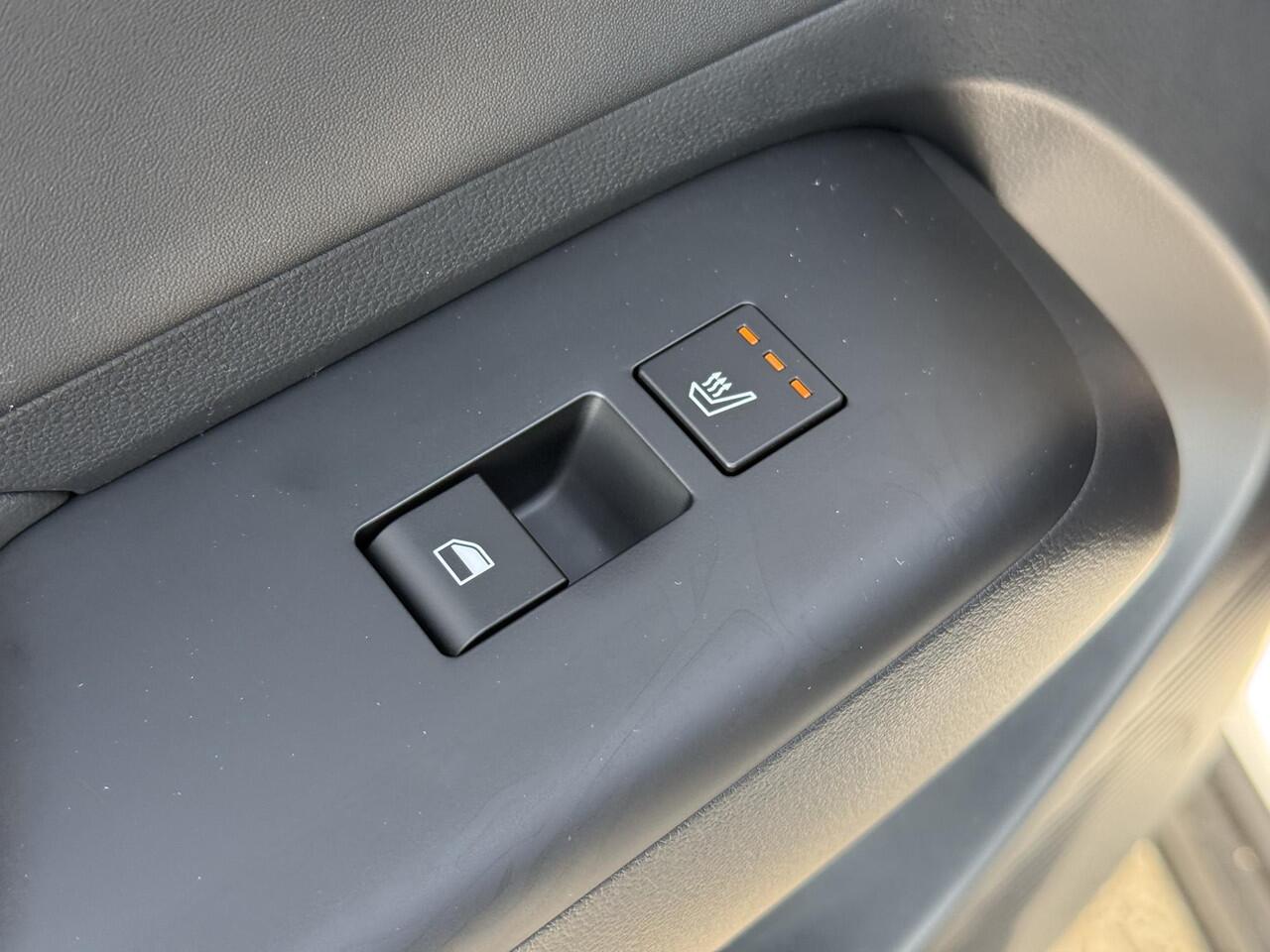 Hyundai Kona 1.6 GDI HEV Comfort Plus / ¤3.500,- Voordeel / Elektrische Achterklep / Stoel Verwarming V+A / Stuur Verwarming / Keyless / Adaptive Cruise / Navigatie / Apple Carplay&Android Auto /