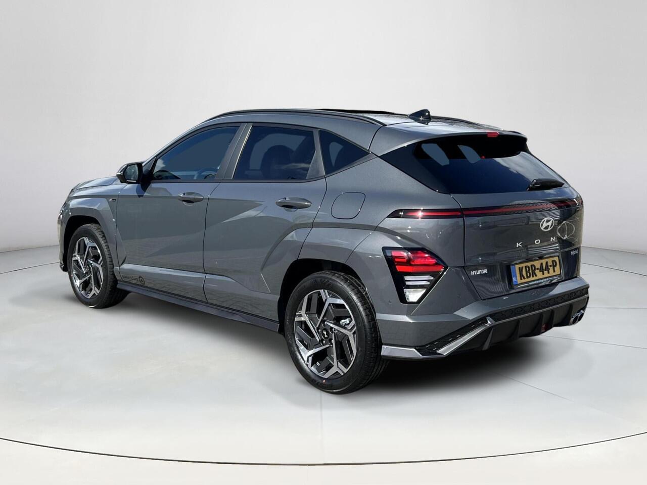 Hyundai Kona 1.6 GDI HEV N Line Sky | Apple Carplay / Android Auto | 360 graden camera | Stoel Verwarming / Koeling | Stuur Verwarming | Schuif / Kanteldak | LED-Verlichting | Elektrische Kofferbak |