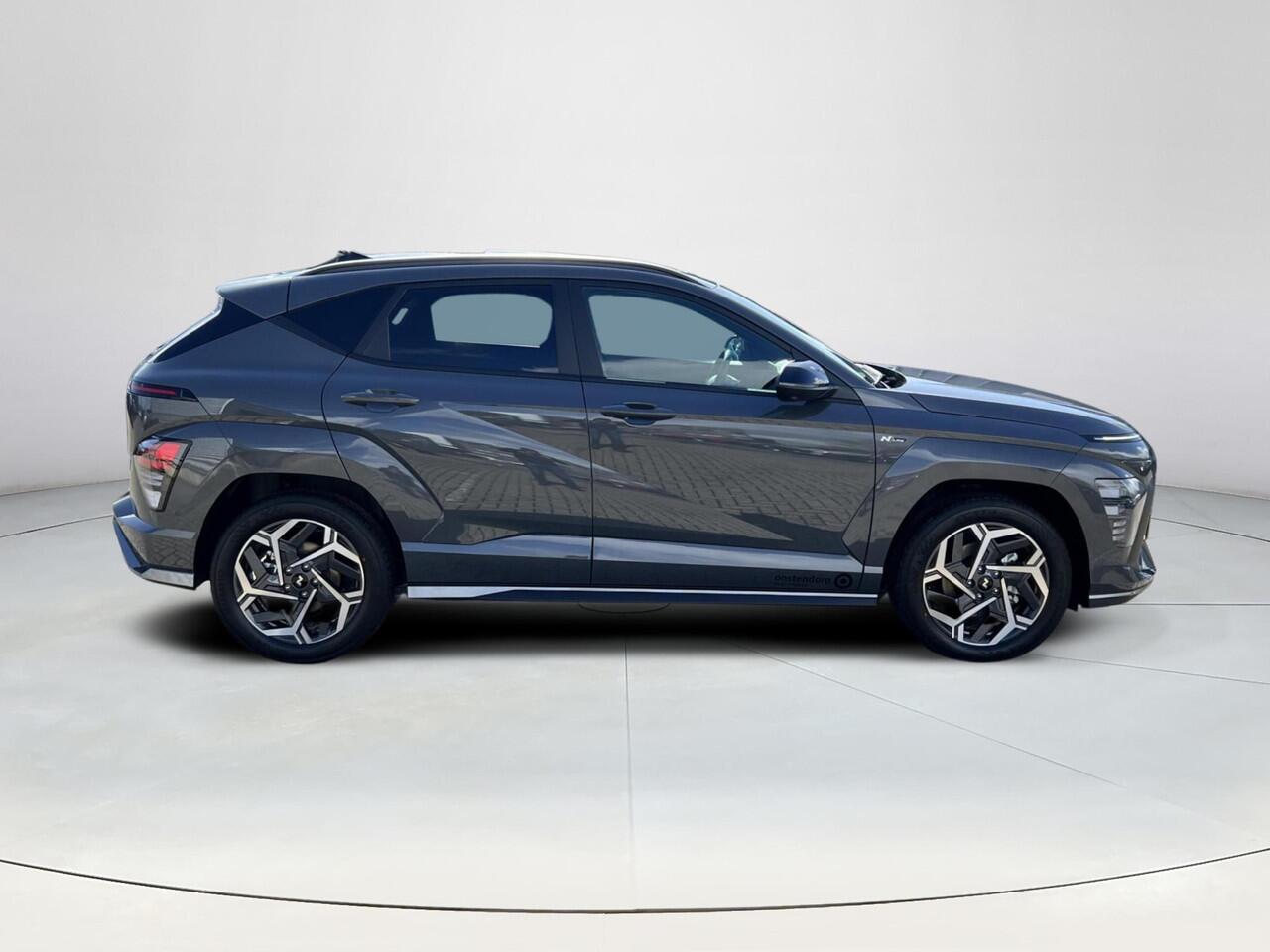 Hyundai Kona 1.6 GDI HEV N Line Sky | Apple Carplay / Android Auto | 360 graden camera | Stoel Verwarming / Koeling | Stuur Verwarming | Schuif / Kanteldak | LED-Verlichting | Elektrische Kofferbak |