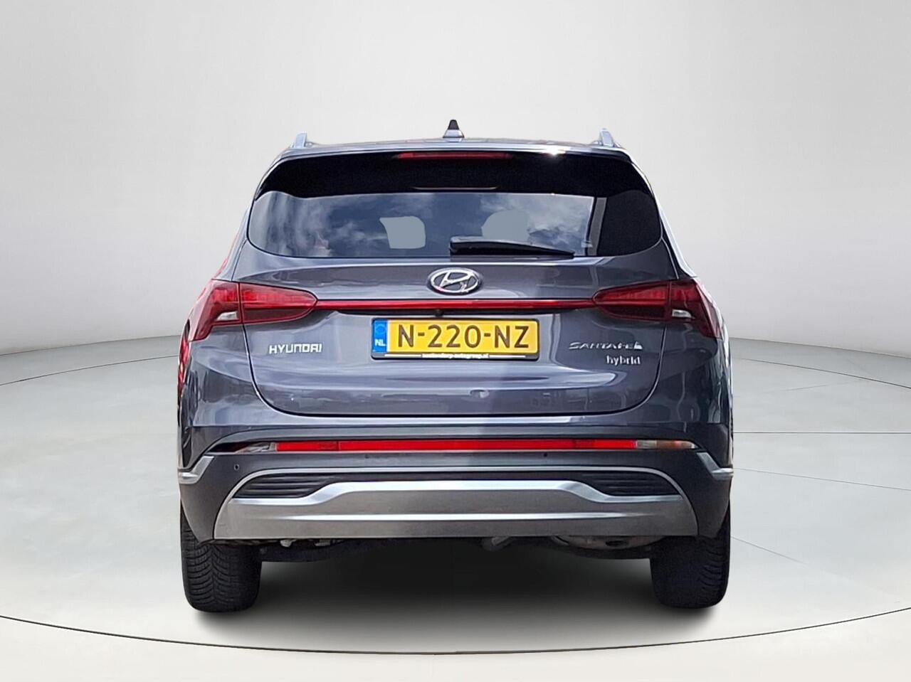 Hyundai SANTA FE 1.6 T-GDI HEV Comfort Smart | Apple Carplay/Android Auto | Adaptief Cruise Control | Achteruitrijcamera | Elektrische stoelen | Stoelverwarming |
