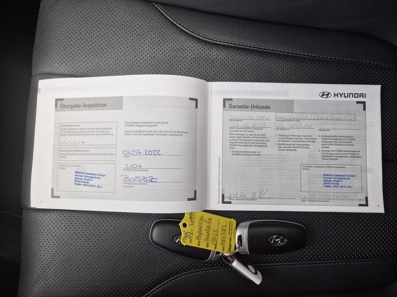 Hyundai SANTA FE 1.6 T-GDI PHEV Plug-in Premium Automaat / Dealer onderhouden / EAER 58km / Apple Carplay Android Auto / Adaptief CC / Achteruitrijcamera / Stuur- Stoel en Achterbankverwarming / Elektrische achterklep / Trekgewicht 1350 / Climate control / kg /