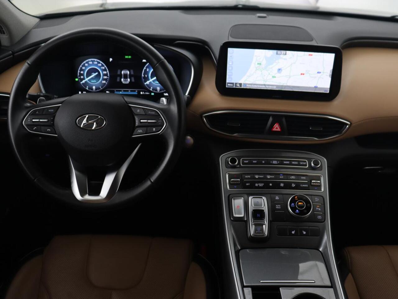 Hyundai SANTA FE 1.6 T-GDI PHEV Comfort Smart Sky | Panoramadak | Leder | Trekhaak | Adaptive cruise | Camera | Krell Audio | Carplay | Navigatie | Plug In