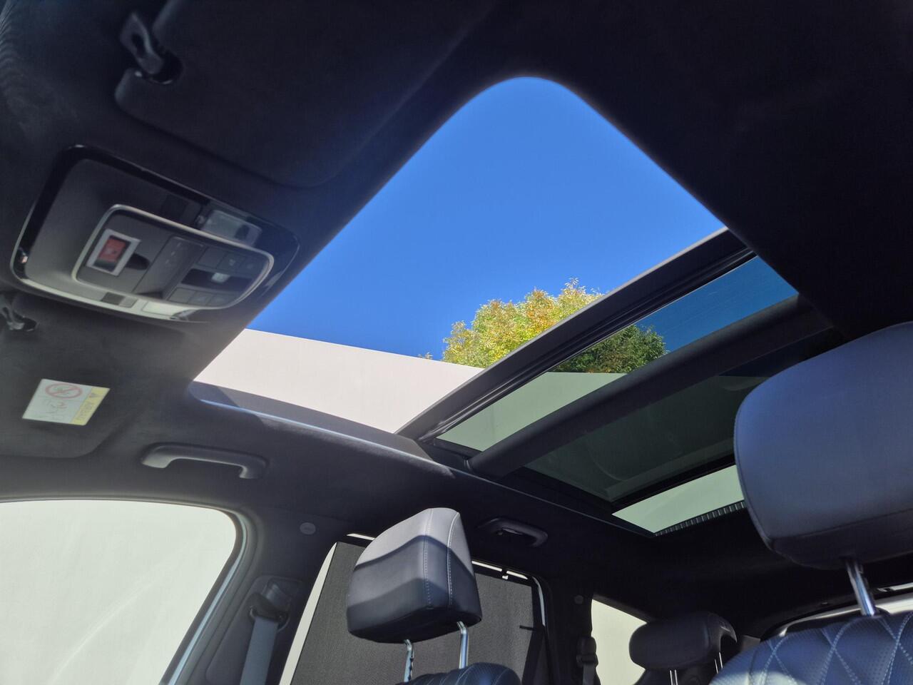 Hyundai SANTA FE 1.6 T-GDI PHEV Plug-in Premium Plus Sky Automaat / HUD / Trekhaak afneembaar / Glazen schuif- en kanteldak / Trekgewicht 1350 kg / Rondomzicht camera / Stuur-, Stoel en Achterbankverwarming / Elektrische achterklep /