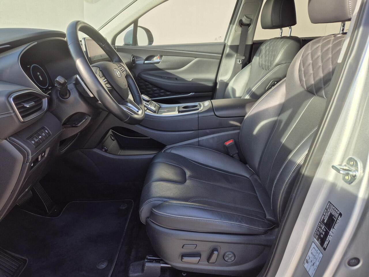 Hyundai SANTA FE 1.6 T-GDI PHEV Plug-in Premium Automaat / HUD / Afn. trekhaak 1.350 kg / EAER 58 km stad 69km / Elektrische achterklep / Stuur-,Stoel en Achterbankverwarming / Adaptief CC / Stoelventilatie / Rondomzicht camera /