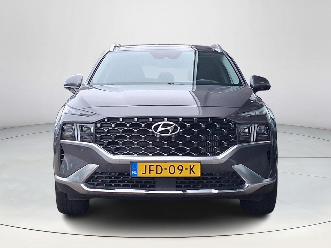 Hyundai SANTA FE 1.6 T-GDI PHEV Premium SKY 7p. | Apple Carplay/Android Auto | Stoel/stuurverwarming | Draadloze telefoon oplader | Elektrische achterklep | Elektrische verstelbare stoelen met geheugen |