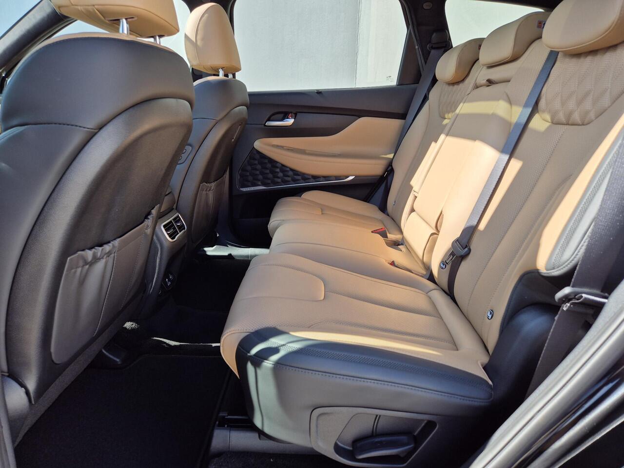 Hyundai SANTA FE 1.6 T-GDI PHEV Premium Plus Sky / tot 06-2027 Fabrieksgarantie / HUD / Glazen schuif- en kanteldak / Luxe Lederen bekleding / Adaptief cruise control / Elektrische achterklep / Krell Premium Audio /