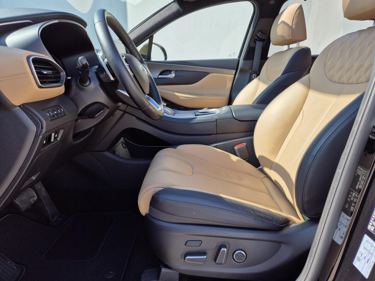 Hyundai SANTA FE 1.6 T-GDI PHEV Premium Plus Sky / tot 06-2027 Fabrieksgarantie / HUD / Glazen schuif- en kanteldak / Luxe Lederen bekleding / Adaptief cruise control / Elektrische achterklep / Krell Premium Audio /