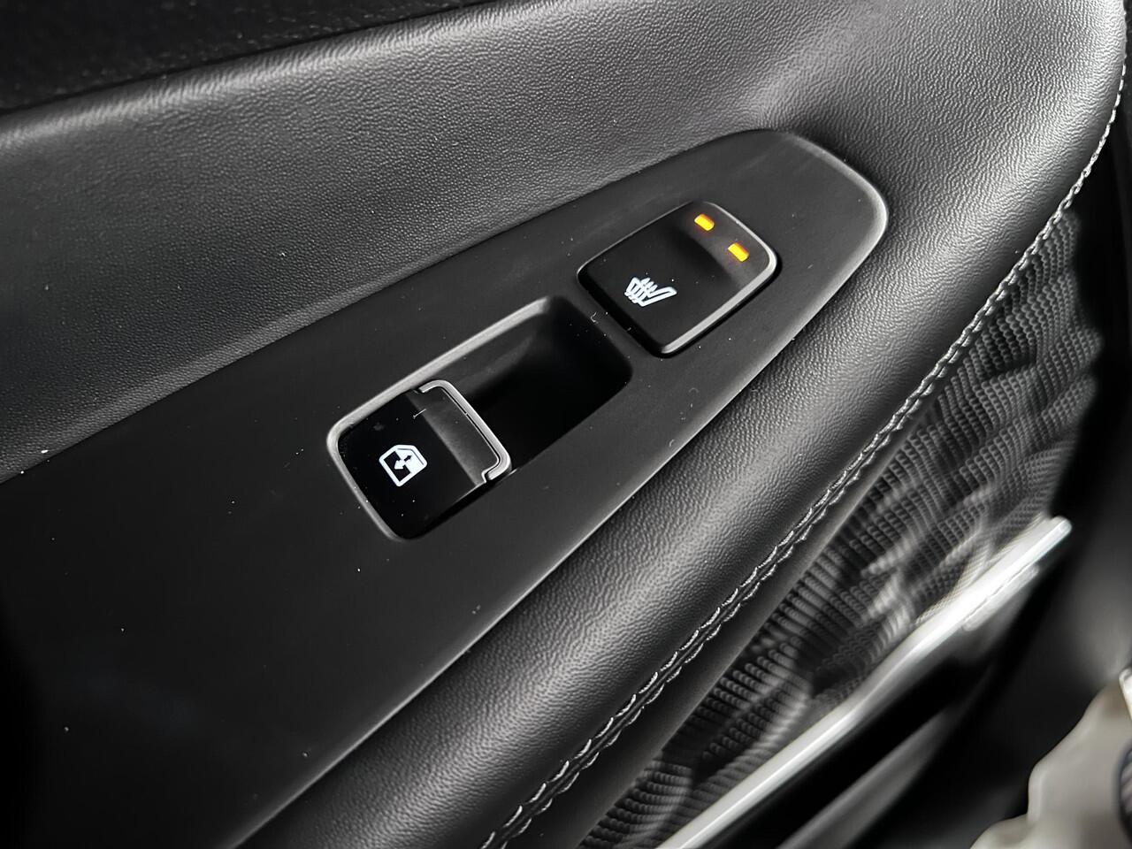 Hyundai SANTA FE 1.6 T-GDI PHEV 265pk Premium Sky 7 P. Automaat / Fabr. garantie tot 09-2027 ** / Zeven persoons / 1.350 kg trekgewicht / EAER 58 km / Schuifdak / Leder / HUD / Navi / Apple Carplay Android / 18" LM wielen /