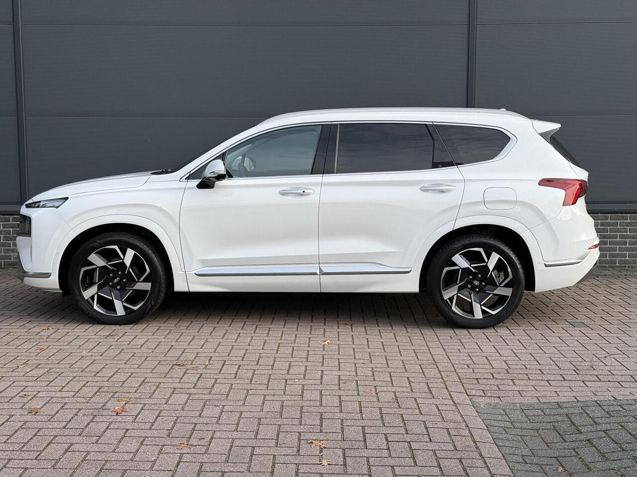 Hyundai SANTA FE 1.6 T-GDI HEV Premium Plus Sky 5P / Navigatie / 1650 trekgewicht / Elektrische stoelverstelling met Geheugenfunctie / Achteruitrijcamera / Stoelverwarming / Schuif- Kantel dak /