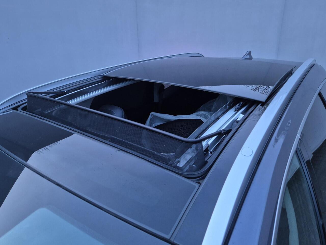 Hyundai SANTA FE 1.6 T-GDI PHEV Premium Sky 4WD Automaat / Fabrieksgarantie tot 08-2027 / Afneembare trekhaak 1.350 kg / Elektr. Panorama schuifdak / Elektr. stoelen en klep / Stoelventilatie / Stuur-, stoel- en achterbankverwarming /