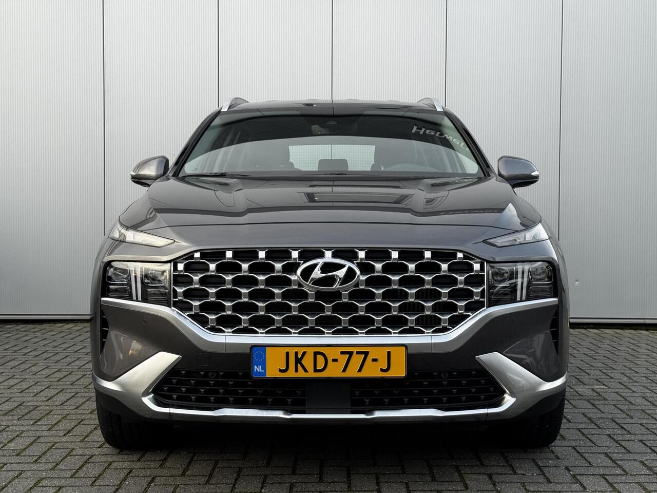 Hyundai SANTA FE 1.6 T-GDI PHEV Plug-in Premium Automaat / AWD / Fabrieksgarantie tot 1/7/2027 / Dealer onderhouden / EAER 58km / Apple Carplay Android Auto / Adaptief CC / Achteruitrijcamera / Stuur- Stoel en Achterbankverwarming / Elektrische achterklep / Trekgewicht 1