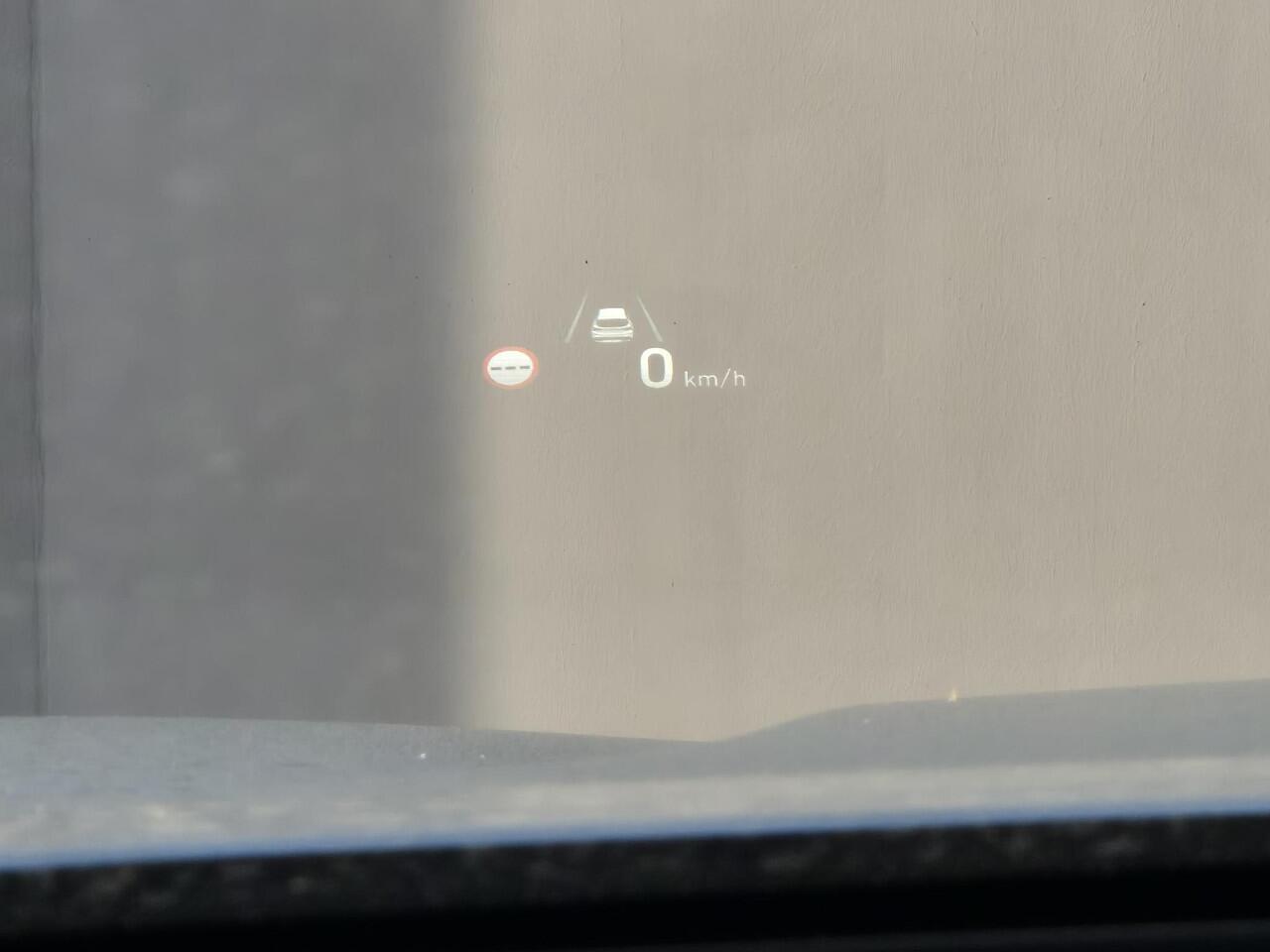 Hyundai SANTA FE 1.6 T-GDI PHEV Plug-in Premium Automaat Fabrieksgarantie tot 07/2027 / HUD / trekhaak 1.350 kg / Elektrische achterklep / Stuur-,Stoel en Achterbankverwarming / Adaptief CC / Stoelventilatie / Rondomzicht camera /