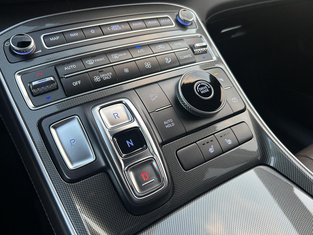 Hyundai SANTA FE 1.6 T-GDI HEV Comfort Smart 7p. | Leder | LED |