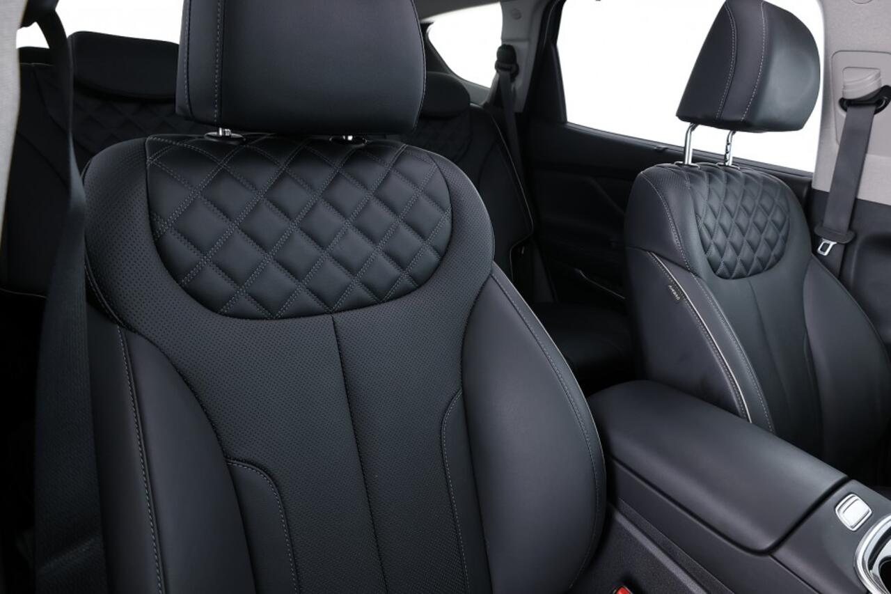 Hyundai SANTA FE 1.6 T-GDI PHEV Premium Sky | 7-Persoons | PANORAMADAK | LEDER | Full LED