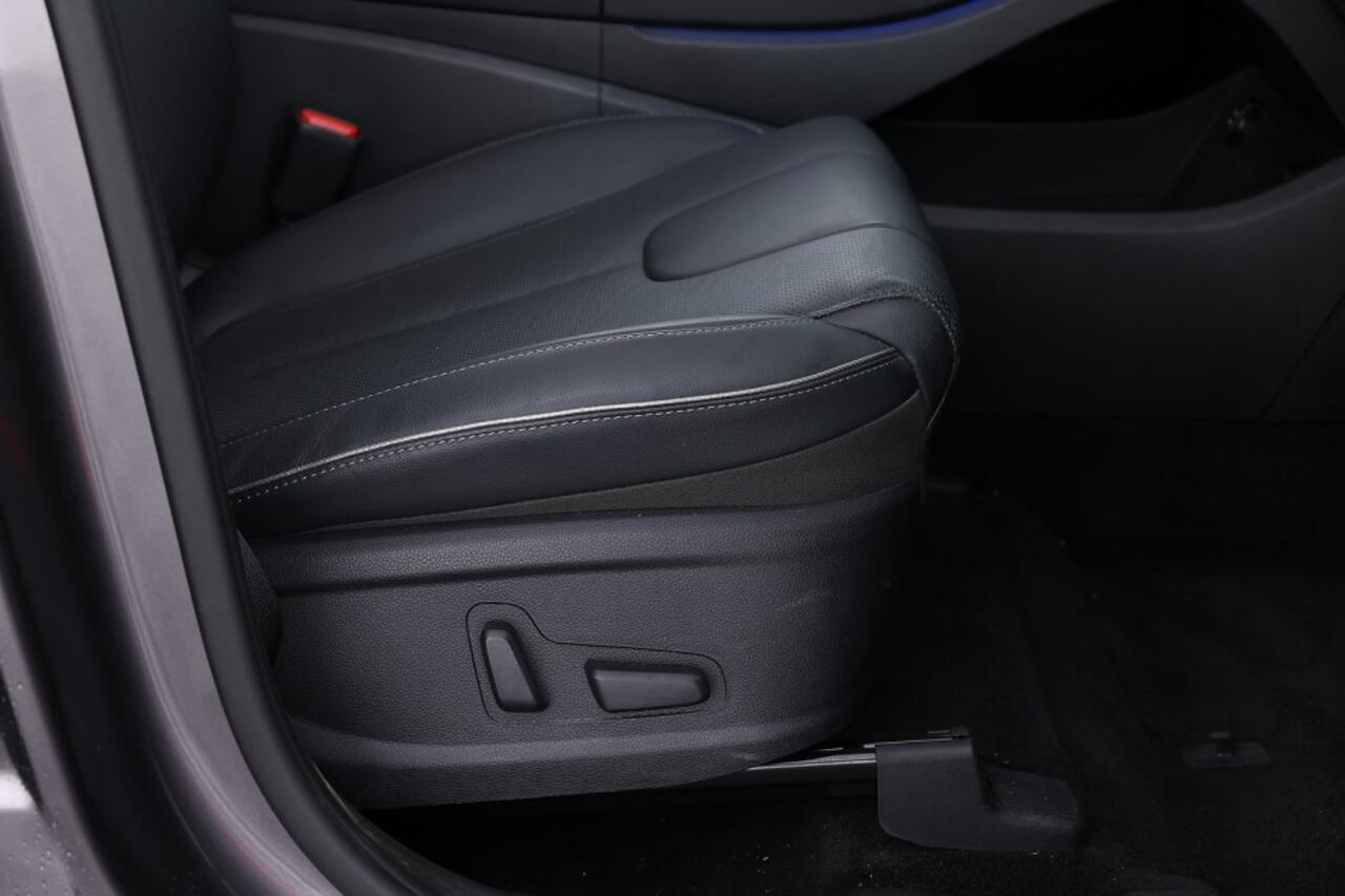 Hyundai SANTA FE 1.6 T-GDI PHEV Premium Sky | 7-Persoons | PANORAMADAK | LEDER | Full LED