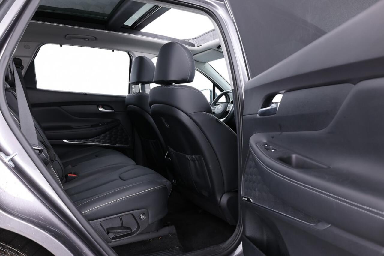 Hyundai SANTA FE 1.6 T-GDI PHEV Premium Sky | 7-Persoons | PANORAMADAK | LEDER | Full LED