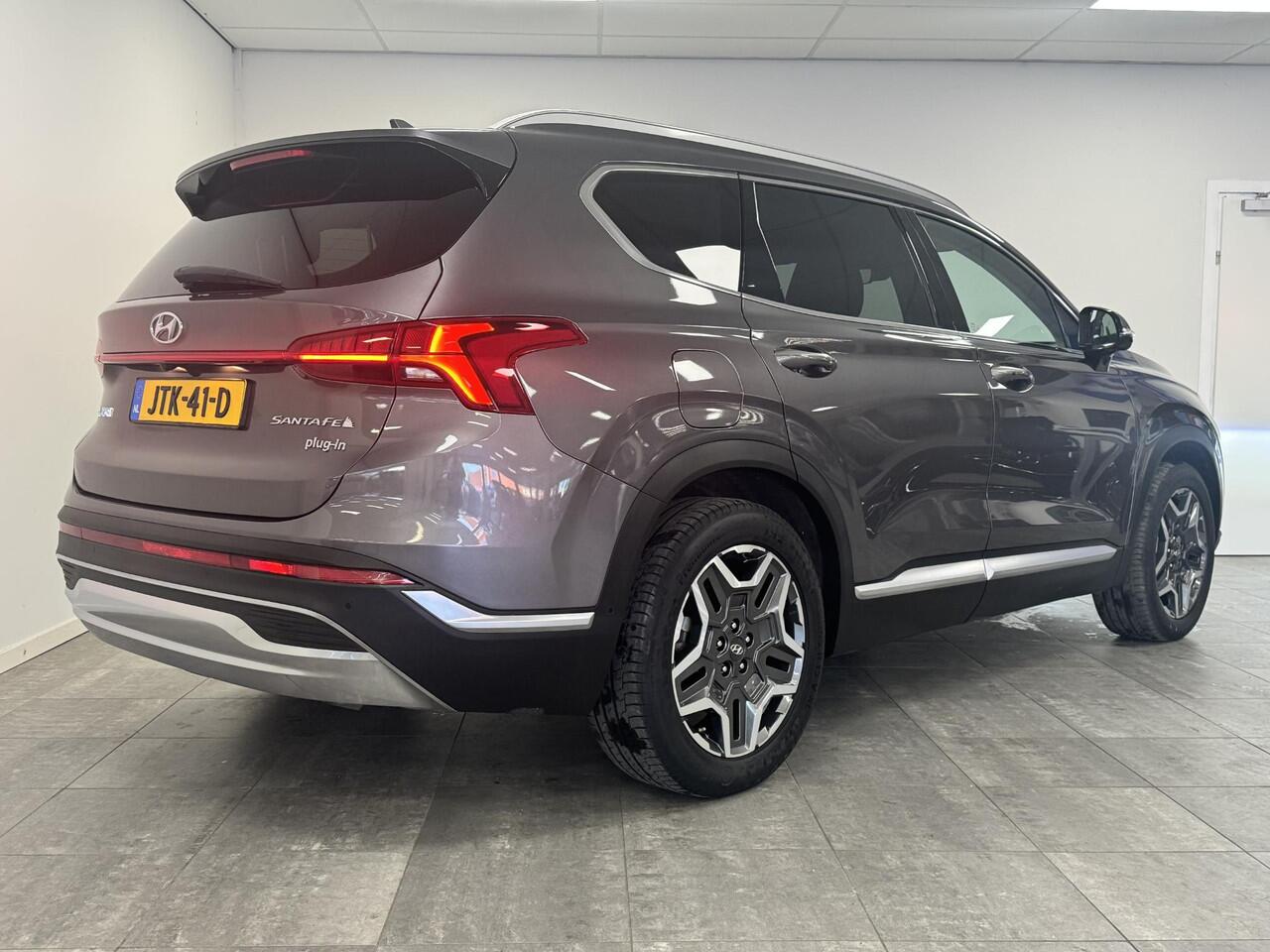Hyundai SANTA FE 1.6 T-GDI PHEV Premium Sky 7 persoons | PANO | Camera | Fabr. garantie tot 07-2028