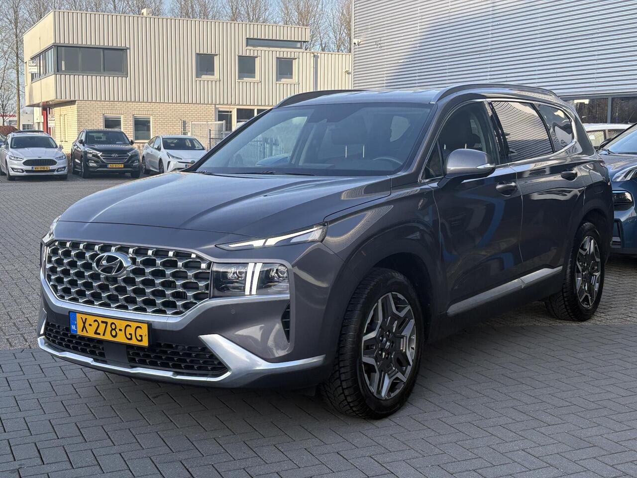 Hyundai SANTA FE 1.6 T-GDI PHEV Premium 7p. | Trekhaak | Leder | 360 Camera | Stoel- Ventilatie & Verwarming |