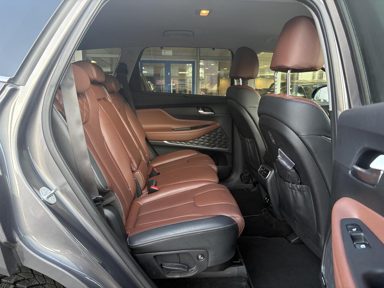 Hyundai SANTA FE 1.6 T-GDI PHEV Premium 7p. | Trekhaak | Leder | 360 Camera | Stoel- Ventilatie & Verwarming |